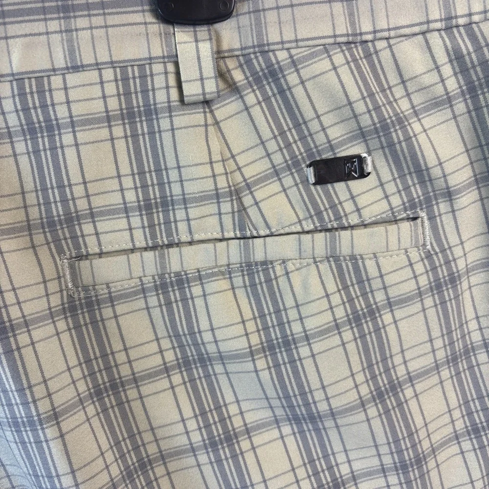 Nike Tiger Woods Collection Golf Shorts Mens 36 Gray Plaid Performance‎ Stretch